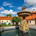 Castle & Wellness Penzion 4*